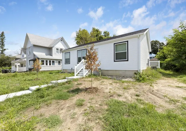 Photo 2 of Manufactured home for sale at 2204 Kemble Ave, South Bend, IN 46613 | MLS# 202630712 | Listing updated on 2026-09-04