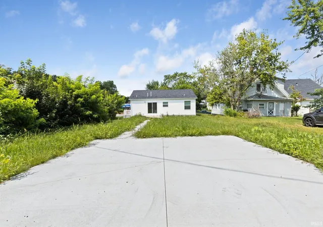 Photo 3 of Manufactured home for sale at 2204 Kemble Ave, South Bend, IN 46613 | MLS# 202630712 | Listing updated on 2026-09-04