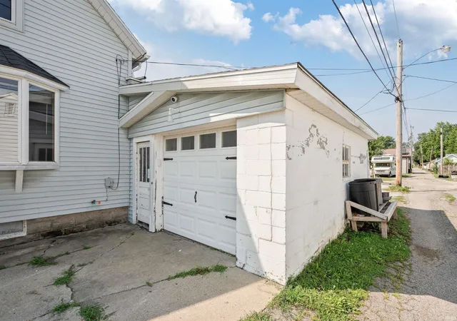 Photo 3 of Manufactured home for sale at 6 N Benton St, Peru, IN 46970 | MLS# 202630742 | Listing updated on 2026-09-10