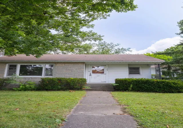 Photo 5 of Sale Pending at 103 N Foster Ave, Albany, IN 47320 | MLS# 202630744 | Listing updated on 2026-08-21