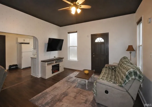 Photo 3 of Manufactured home for sale at 1008 S Race St, Princeton, IN 47670 | MLS# 202630807 | Listing updated on 2026-09-30