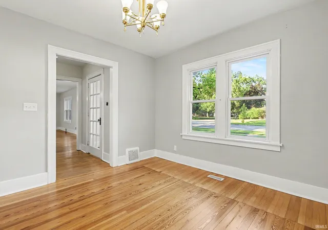 Photo 4 of Sale Pending at 1744 Kessler Blvd, South Bend, IN 46616 | MLS# 202630816 | Listing updated on 2026-09-14