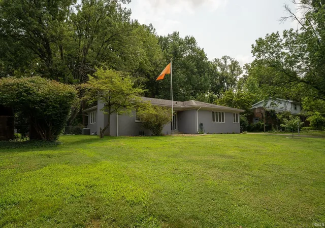 Photo 3 of Sale Pending at 200 Royal Ave, Evansville, IN 47715 | MLS# 202630837 | Listing updated on 2026-09-19