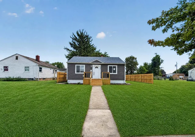 Photo 1 of Sale Pending at 806 S Kenmore St, South Bend, IN 46619 | MLS# 202630839 | Listing updated on 2026-09-08