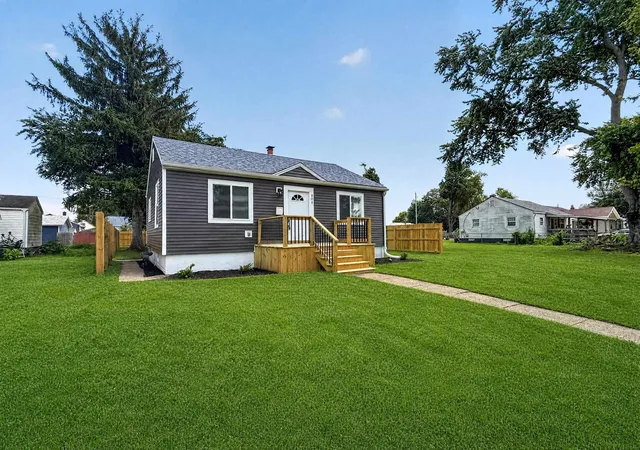 Photo 2 of Sale Pending at 806 S Kenmore St, South Bend, IN 46619 | MLS# 202630839 | Listing updated on 2026-09-08