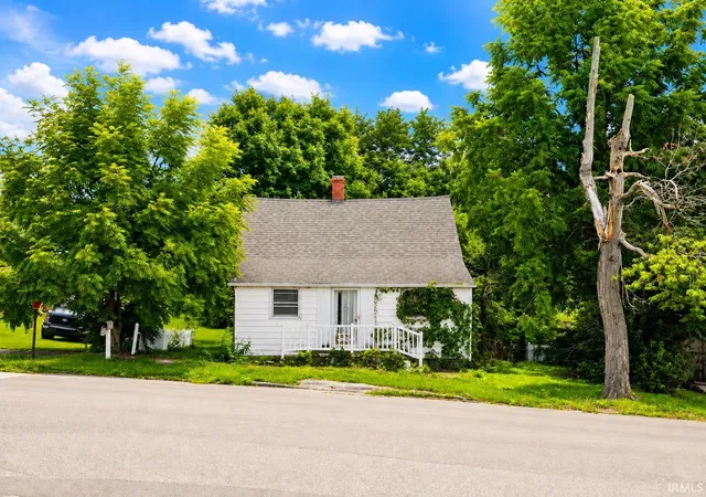 Photo 1 of Manufactured home for sale at 315 W College St, Oakland City, IN 47660 | MLS# 202630841 | Listing updated on 2026-07-30