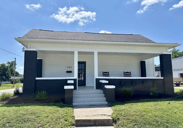 Photo 2 of Manufactured home for sale at 721 N 12th Street, Vincennes, IN 47591 | MLS# 202630858 | Listing updated on 2026-09-21