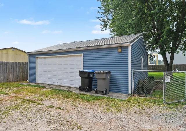 Photo 3 of Sale Pending at 12788 N Bishop Rd, Syracuse, IN 46567 | MLS# 202630891 | Listing updated on 2026-08-30