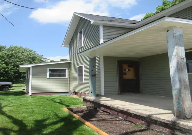 Photo 2 of Sale Pending at 729 Dowling St, Kendallville, IN 46755 | MLS# 202630906 | Listing updated on 2026-08-18