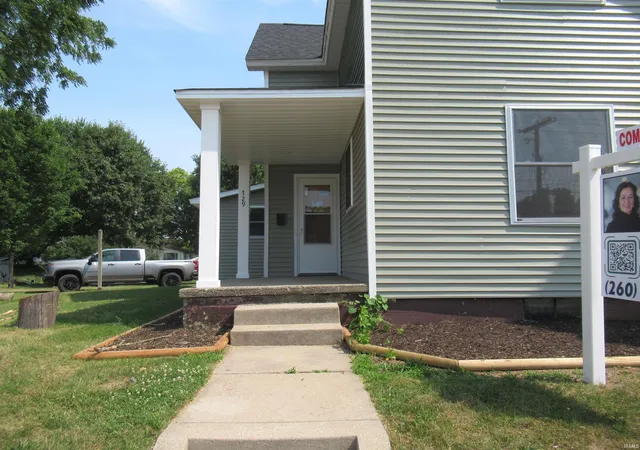 Photo 3 of Sale Pending at 729 Dowling St, Kendallville, IN 46755 | MLS# 202630906 | Listing updated on 2026-08-18