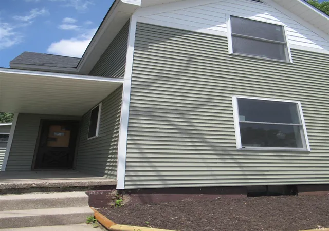 Photo 4 of Sale Pending at 729 Dowling St, Kendallville, IN 46755 | MLS# 202630906 | Listing updated on 2026-08-18
