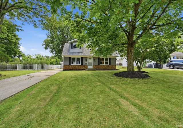 Photo 2 of Sale Pending at 1534 Glenwood Ave, Fort Wayne, IN 46805 | MLS# 202630919 | Listing updated on 2026-08-27