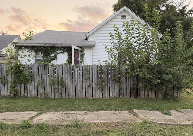 Photo 1 of Manufactured home for sale at 315 S Main St, Oakland City, IN 47660 | MLS# 202630925 | Listing updated on 2026-08-26