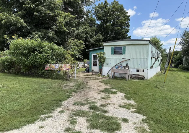Photo 2 of Manufactured home for sale at 315 S Main St, Oakland City, IN 47660 | MLS# 202630925 | Listing updated on 2026-08-26