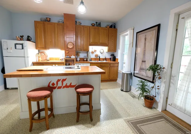 Photo 4 of Manufactured home for sale at 621 W Oak St, Ellettsville, IN 47429 | MLS# 202630933 | Listing updated on 2026-09-05