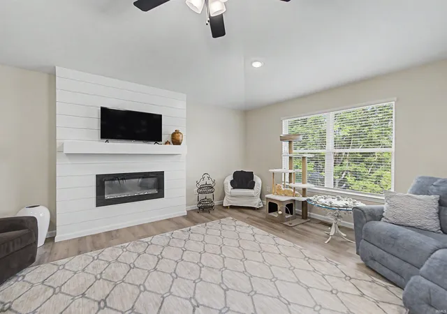 Photo 4 of Manufactured home for sale at 5502 Hillside Trl, Newburgh, IN 47630 | MLS# 202630949 | Listing updated on 2026-10-29