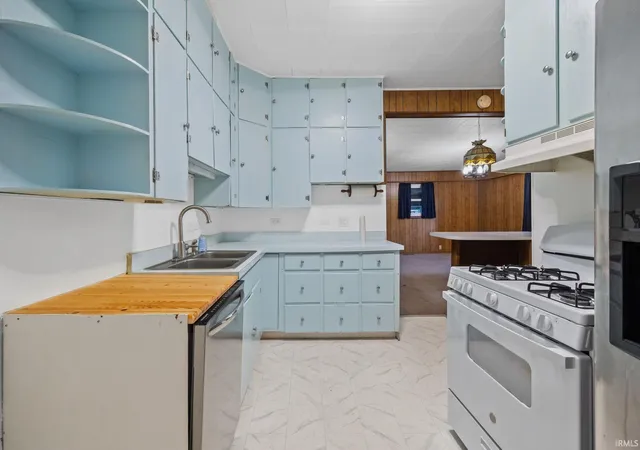 Photo 3 of Manufactured home for sale at 320 S 26th Street, Lafayette, IN 47904 | MLS# 202630964 | Listing updated on 2026-10-07