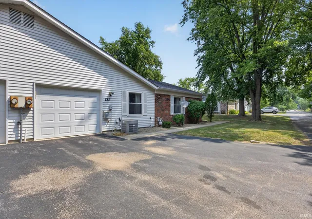 Photo 3 of Condo for sale at 851 E Waterloo Ct, Bloomington, IN 47401 | MLS# 202630966 | Listing updated on 2026-09-11