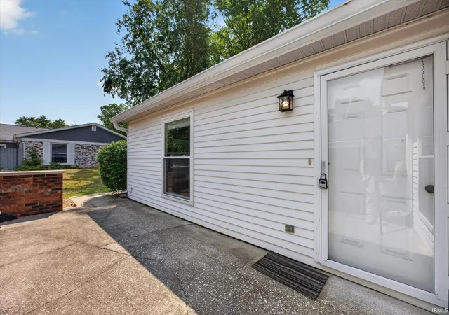 Photo 4 of Condo for sale at 851 E Waterloo Ct, Bloomington, IN 47401 | MLS# 202630966 | Listing updated on 2026-09-11
