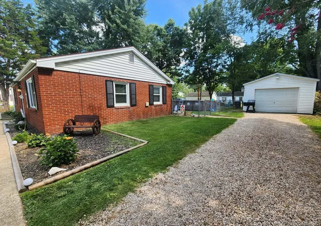 Photo 3 of Manufactured home for sale at 1625 Waggoner Ave, Evansville, IN 47714 | MLS# 202630973 | Listing updated on 2026-08-03