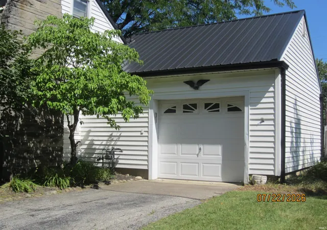 Photo 3 of Manufactured home for sale at 1102 W Jeffras Ave, Marion, IN 46952 | MLS# 202631000 | Listing updated on 2026-09-21