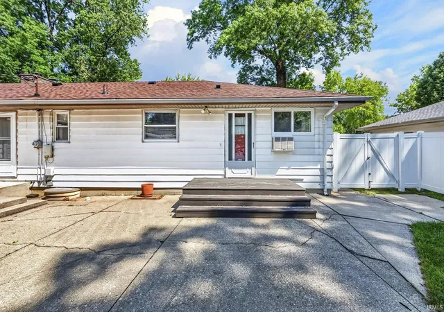 Photo 3 of Manufactured home for sale at 4428 Bradwood Ter, Fort Wayne, IN 46815 | MLS# 202631006 | Listing updated on 2026-09-23