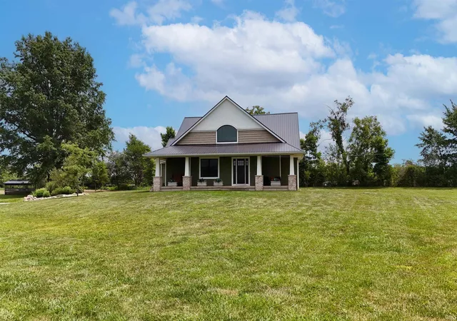 Photo 3 of Manufactured home for sale at 10801 S Meridian Rd, Warren, IN 46792 | MLS# 202631028 | Listing updated on 2026-09-03