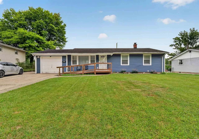 Photo 3 of Sale Pending at 4829 Devonshire Dr, Fort Wayne, IN 46806 | MLS# 202631033 | Listing updated on 2026-08-17