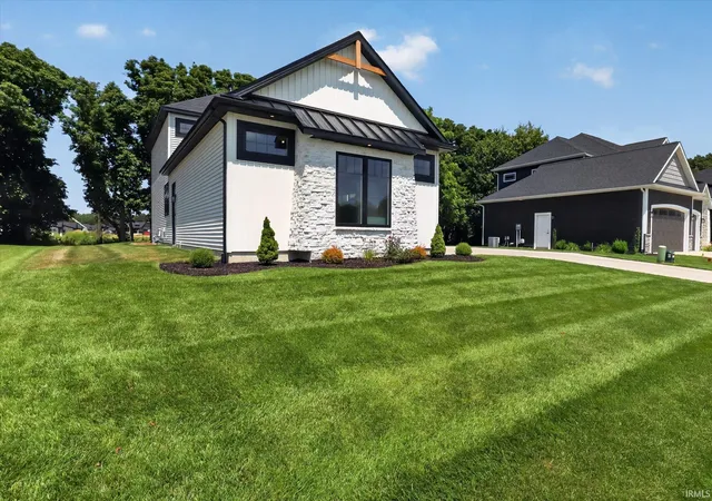 Photo 2 of Manufactured home for sale at 11171 Albany Ridge Dr, Osceola, IN 46561 | MLS# 202631035 | Listing updated on 2026-09-15