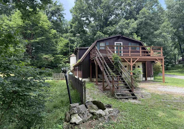 Photo 2 of Sale Pending at 1925 Schlensker Rd, Evansville, IN 47725 | MLS# 202631048 | Listing updated on 2026-09-03