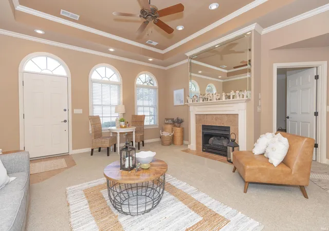 Photo 3 of Sale Pending at 8127 Wolf Crk Ct, Evansville, IN 47712 | MLS# 202631056 | Listing updated on 2026-08-31