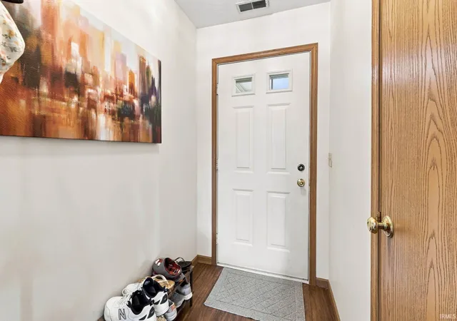 Photo 3 of Sale Pending at 3120 Cedar Ridge Run, Fort Wayne, IN 46808 | MLS# 202631062 | Listing updated on 2026-08-03