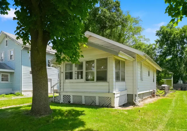 Photo 2 of Manufactured home for sale at 3109 Central Dr, Fort Wayne, IN 46806 | MLS# 202631076 | Listing updated on 2026-08-25