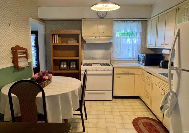 Photo 3 of Manufactured home for sale at 19853 Detroit Ave, South Bend, IN 46614 | MLS# 202631097 | Listing updated on 2026-08-26
