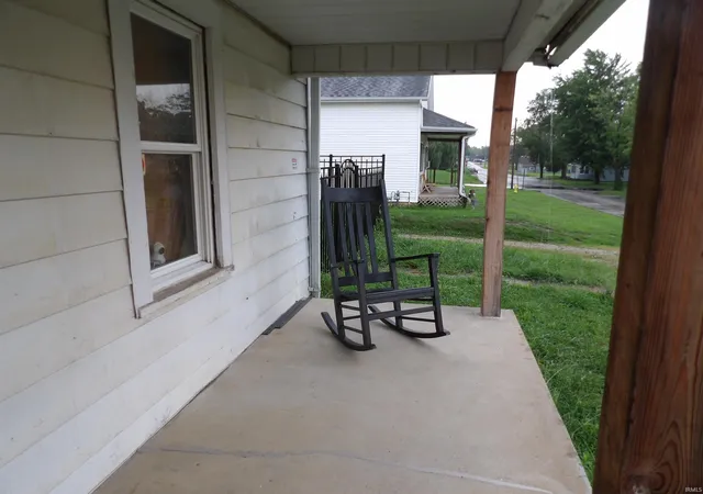 Photo 2 of Manufactured home for sale at 304 E Washington St, Eaton, IN 47338 | MLS# 202631113 | Listing updated on 2026-08-18