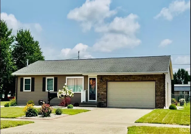 Photo 1 of Manufactured home for sale at 909 Clover St, Rochester, IN 46975 | MLS# 202631125 | Listing updated on 2026-09-03