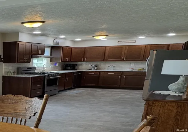 Photo 3 of Manufactured home for sale at 909 Clover St, Rochester, IN 46975 | MLS# 202631125 | Listing updated on 2026-09-03