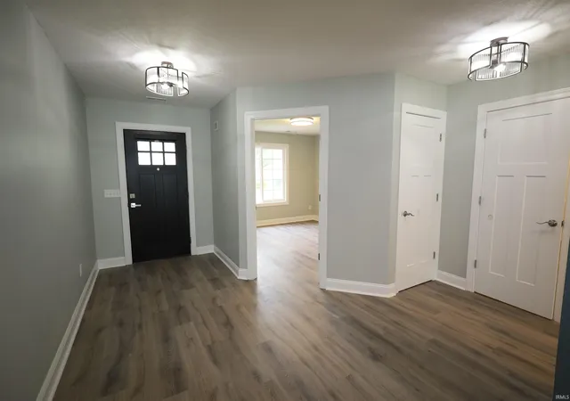 Photo 3 of Sale Pending at 4006 Woodhill Dr, Fort Wayne, IN 46804 | MLS# 202631133 | Listing updated on 2026-09-17