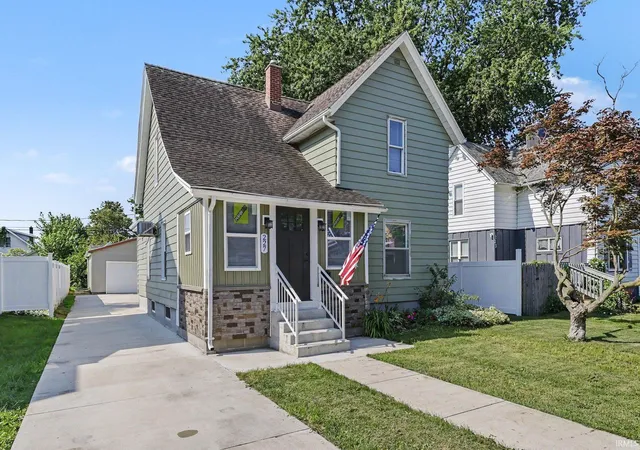 Photo 3 of Sale Pending at 227 E 9th Street, Mishawaka, IN 46544 | MLS# 202631140 | Listing updated on 2026-09-02