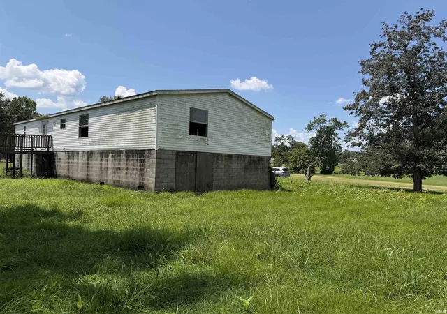 Photo 3 of Manufactured home for sale at 923 N Walnut St, Grandview, IN 47615 | MLS# 202631144 | Listing updated on 2026-09-12