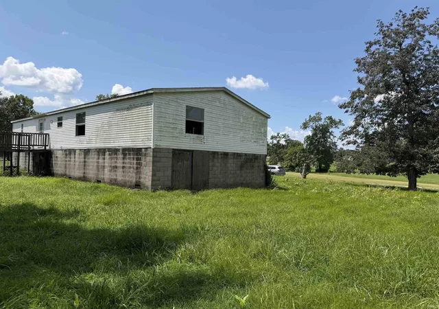 Photo 3 of Manufactured home for sale at 923 N Walnut St, Grandview, IN 47615 | MLS# 202631144 | Listing updated on 2026-09-12