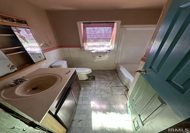 Photo 3 of Sale Pending at 5414 E 16th Street, Indianapolis, IN 46218 | MLS# 202631157 | Listing updated on 2026-08-17