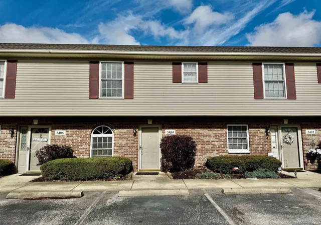 Photo 1 of Condo for sale at 3404 S Oaklawn Cir, Bloomington, IN 47401 | MLS# 202631165 | Listing updated on 2026-08-27