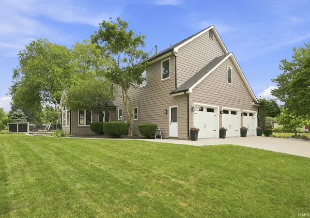 Photo 3 of Manufactured home for sale at 1817 Woodland Lake Pass, Fort Wayne, IN 46825 | MLS# 202631185 | Listing updated on 2026-09-13
