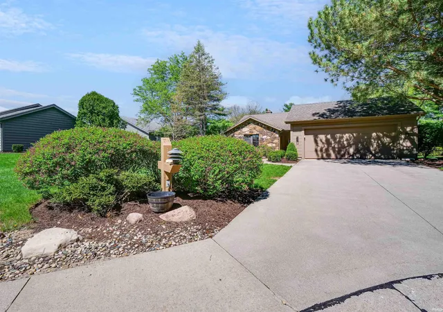 Photo 3 of Sale Pending at 6518 E Cnl Pointe Ln, Fort Wayne, IN 46804 | MLS# 202631197 | Listing updated on 2026-09-18