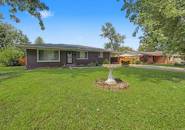 Photo 3 of Manufactured home for sale at 7608 Adams Ave, Evansville, IN 47715 | MLS# 202631200 | Listing updated on 2026-09-14
