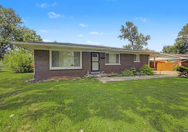 Photo 3 of Manufactured home for sale at 7608 Adams Ave, Evansville, IN 47715 | MLS# 202631200 | Listing updated on 2026-10-07