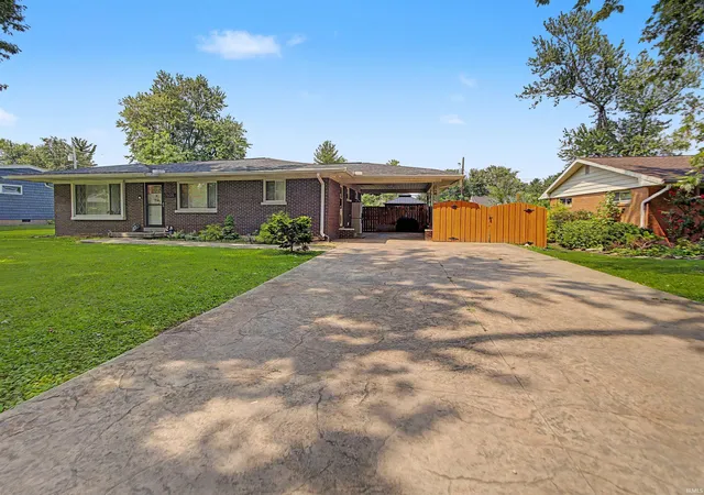Photo 4 of Manufactured home for sale at 7608 Adams Ave, Evansville, IN 47715 | MLS# 202631200 | Listing updated on 2026-10-07