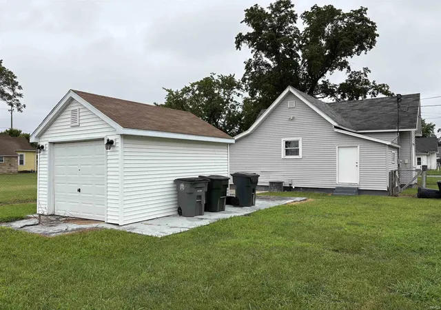 Photo 3 of Manufactured home for sale at 102 W Swartzel Ave, Vincennes, IN 47591 | MLS# 202631214 | Listing updated on 2026-08-01