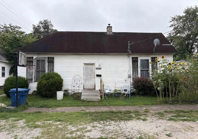 Photo 1 of Manufactured home for sale at 1909 Park St, Vincennes, IN 47591 | MLS# 202631223 | Listing updated on 2026-08-01